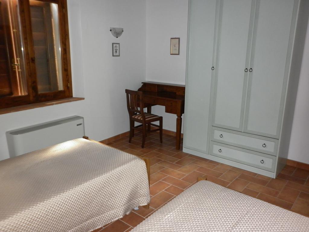 Podere Le Grotte San Gimignano Szoba fotó